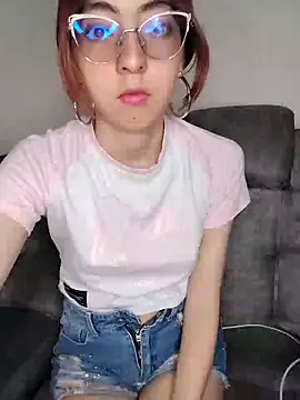 Snapshot of AnnieSparkle chatting on 12, 9, 2025 AnnieSparkle online show from 12, 9, 2025