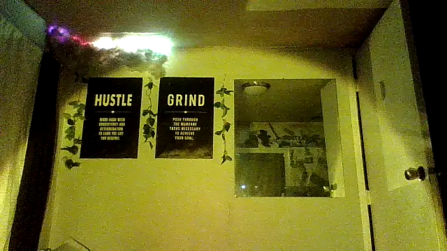 Snapshot of B3toBaby chatting on 5, 12, 2025 B3toBaby online show from 5, 12, 2025