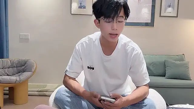 Snapshot of STxuguanhan chatting on 19, 9, 2025 STxuguanhan online show from 19, 9, 2025