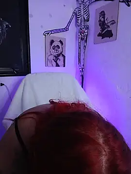 Snapshot of Bathory_Mia666 chatting on 19, 12, 2025 Bathory Mia666 online show from 19, 12, 2025