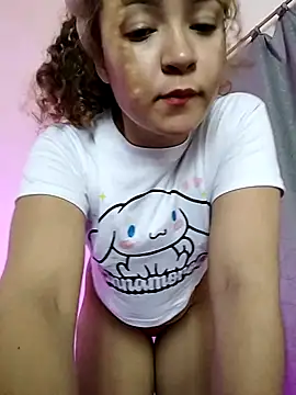 Snapshot of Winnie_24 chatting on 8, 9, 2025 Winnie 24 online show from 8, 9, 2025