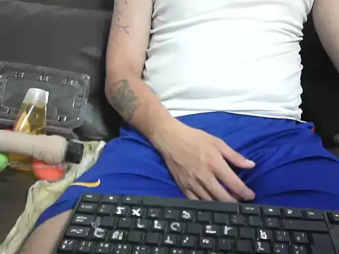 Snapshot of smokydirty29 chatting on 12, 9, 2025 smokydirty29 online show from 12, 9, 2025
