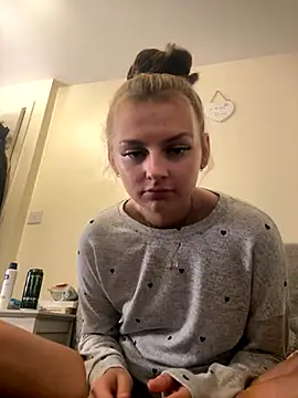 Snapshot of Summer21k chatting on 16, 10, 2025 Summer21k online show from 16, 10, 2025