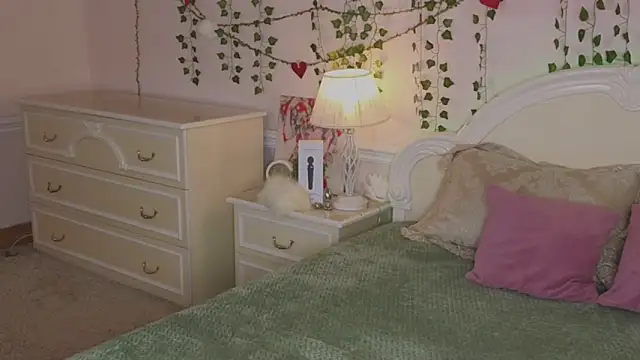 Sonia Meow online show from 15, 9, 2025