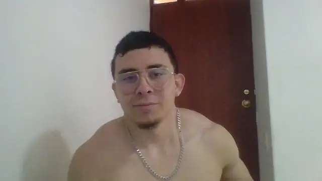 Snapshot of Eross_Santy chatting on 17, 6, 2026 Eross Santy online show from 17, 6, 2026