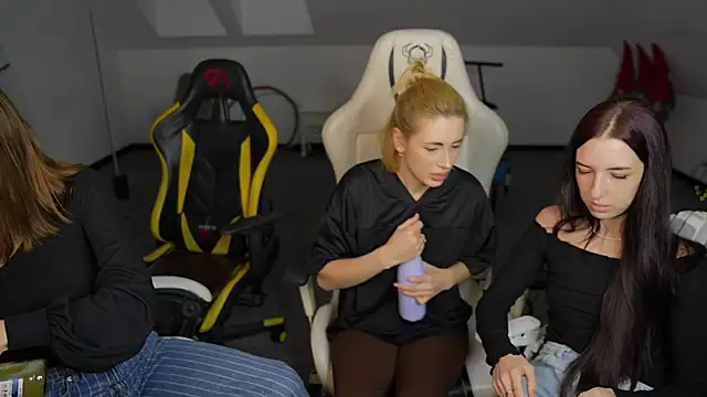  Lili 054 online show from 26, 11, 2025