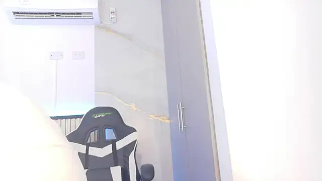 Sammy Lovee online show from 19, 9, 2025