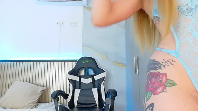 Sammy Lovee online show from 7, 10, 2025