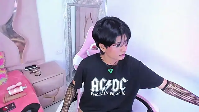 Snapshot of natsumiht chatting on 20, 9, 2025 natsumiht online show from 20, 9, 2025