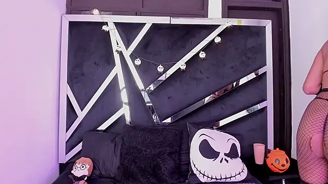 Snapshot of natsumiht chatting on 28, 10, 2025 natsumiht online show from 28, 10, 2025