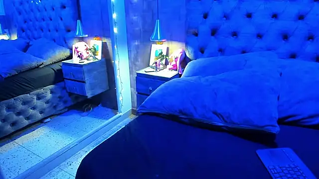 yiyisandoval online show from 17, 11, 2025