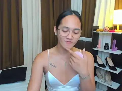 URHottestAngel online show from 1, 10, 2025