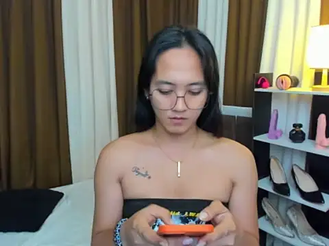 URHottestAngel online show from 21, 10, 2025