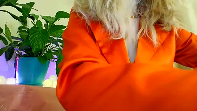 Snapshot of Politeeliza chatting on 6, 5, 2026 Politeeliza online show from 6, 5, 2026