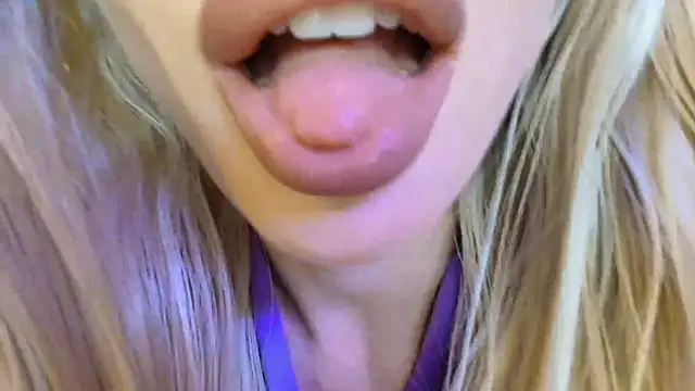 Snapshot of Politeeliza chatting on 9, 7, 2026 Politeeliza online show from 9, 7, 2026
