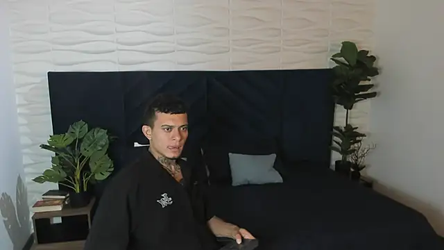 MrJustin  online show from 4, 10, 2025