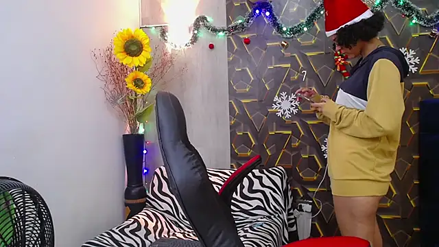 miss leidy  online show from 13, 11, 2025