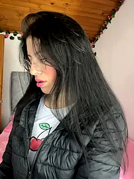 Snapshot of Mia_salinass chatting on 8, 10, 2025 Mia salinass online show from 8, 10, 2025
