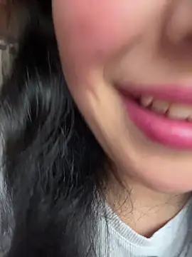 Mia salinass online show from 22, 7, 2026