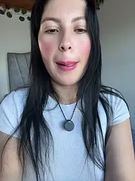 Mia salinass online show from 25, 7, 2026