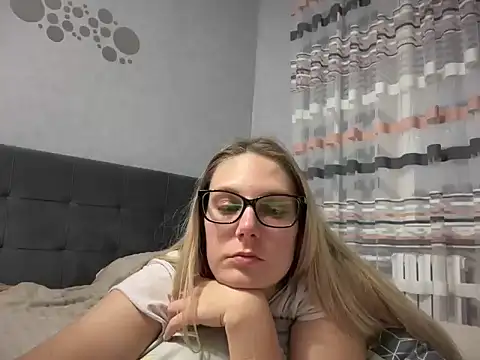 Snapshot of NikexPretty chatting on 4, 10, 2025 NikexPretty online show from 4, 10, 2025