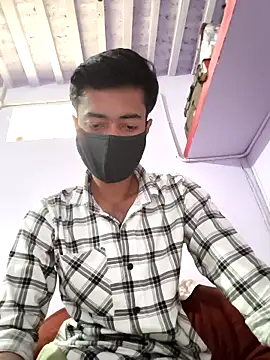 GirlsCrush  online show from 13, 2, 2026