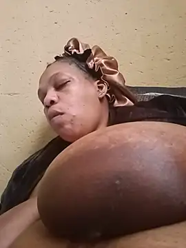 HappygalTheQueen online show from 7, 6, 2026