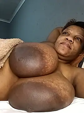 Snapshot of HappygalTheQueen chatting on 25, 7, 2026 HappygalTheQueen online show from 25, 7, 2026