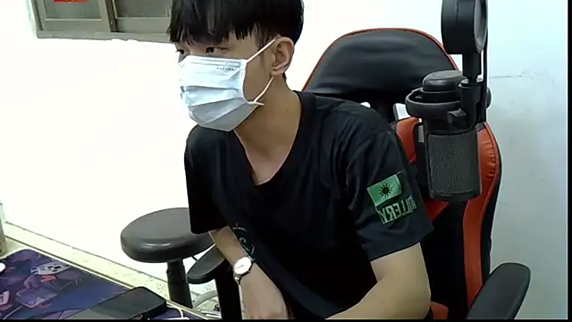 zhu000000 online show from 15, 10, 2025