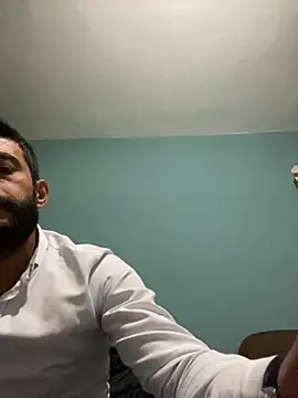 Snapshot of leiche chatting on 5, 10, 2025 leiche online show from 5, 10, 2025