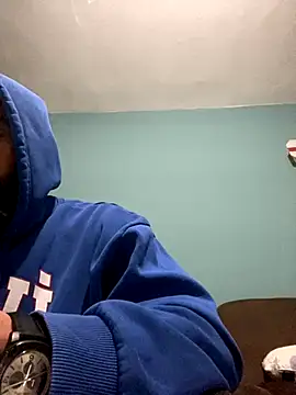 Snapshot of leiche chatting on 12, 10, 2025 leiche online show from 12, 10, 2025