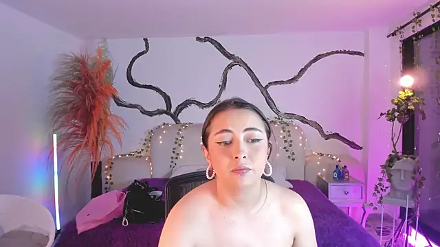 SarahCastro1  online show from 13, 10, 2025