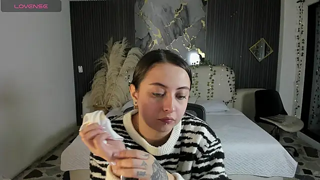 SarahCastro1  online show from 16, 1, 2026