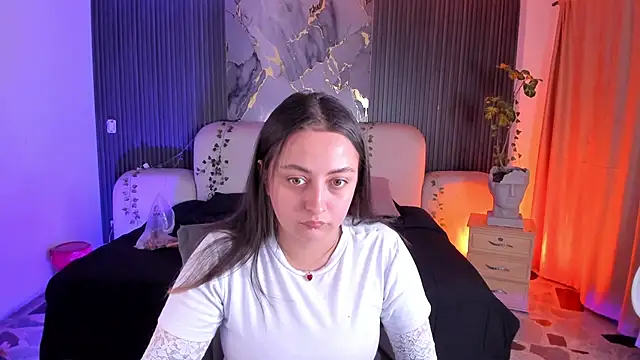 SarahCastro1  online show from 7, 6, 2026