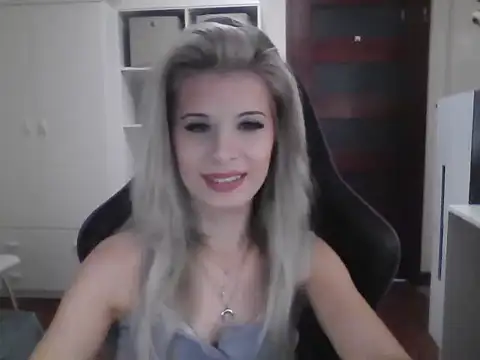 KristineGlow online show from 6, 10, 2025