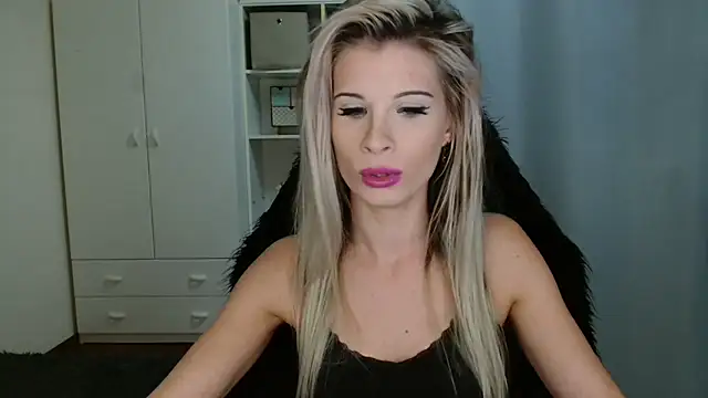 KristineGlow online show from 13, 11, 2025