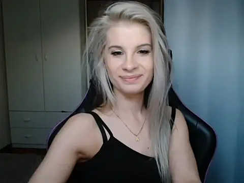 KristineGlow online show from 25, 5, 2026