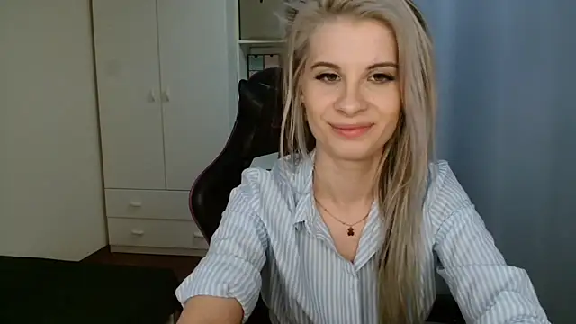 KristineGlow online show from 27, 5, 2026