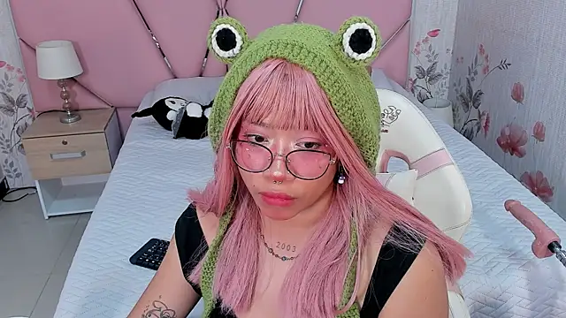 Snapshot of SafiroAgataaa chatting on 28, 9, 2025 SafiroAgataaa online show from 28, 9, 2025
