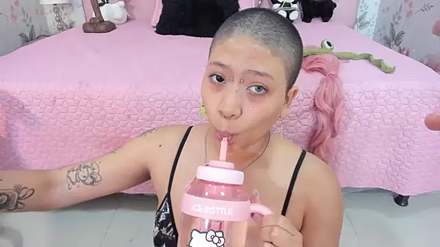 SafiroAgataaa online show from 15, 3, 2026