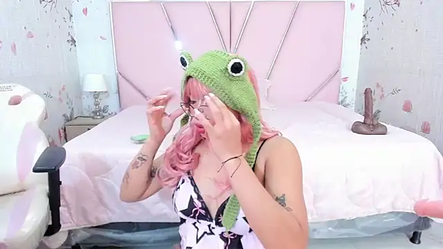 SafiroAgataaa online show from 2, 4, 2026