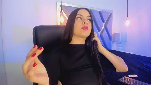 AnniEsstone online show from 5, 10, 2025