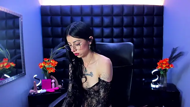 Snapshot of Dulce_Miaa_ chatting on 19, 6, 2026 Dulce Miaa online show from 19, 6, 2026