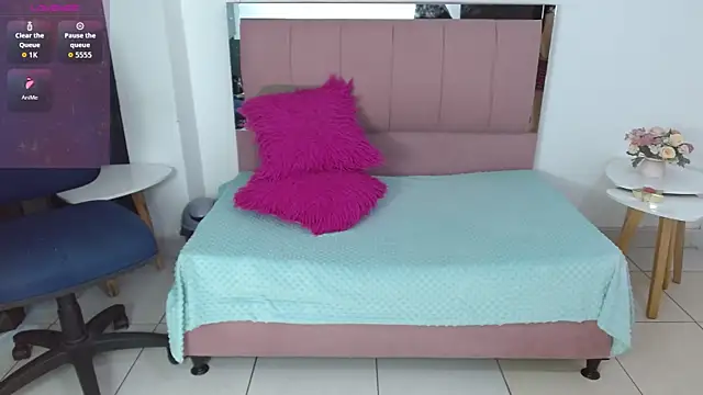 SammySmall F w online show from 17, 1, 2026