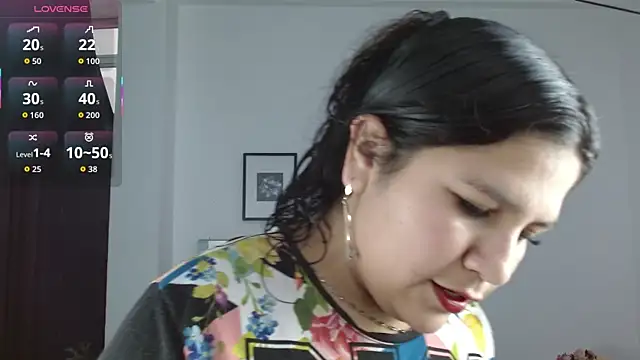 SammySmall F w online show from 9, 2, 2026