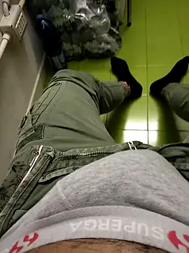 AXEL 84 online show from 1, 12, 2025