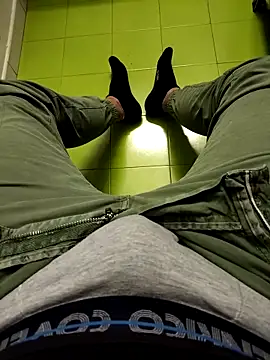 AXEL 84 online show from 3, 12, 2025