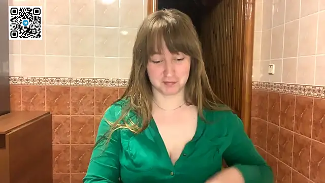 MaroonMoon  online show from 20, 10, 2025