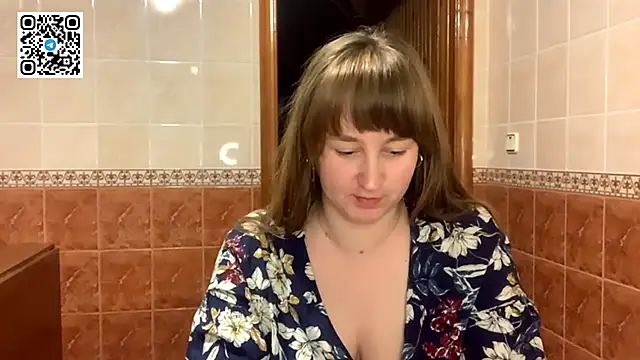 MaroonMoon  online show from 28, 10, 2025