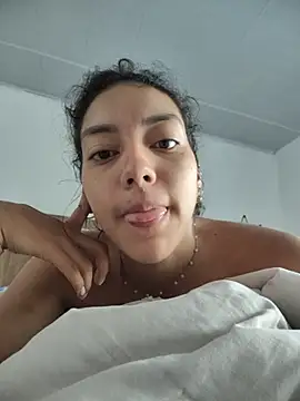 Snapshot of WendySuns_ chatting on 8, 7, 2026 WendySuns online show from 8, 7, 2026